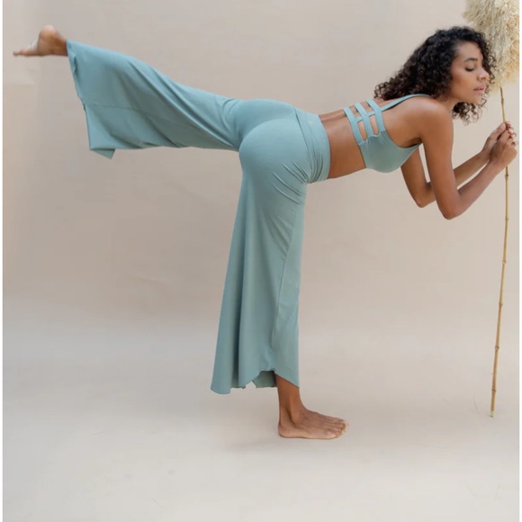 Indigo Luna Layla Flares XS sage - Picture 2 of 4